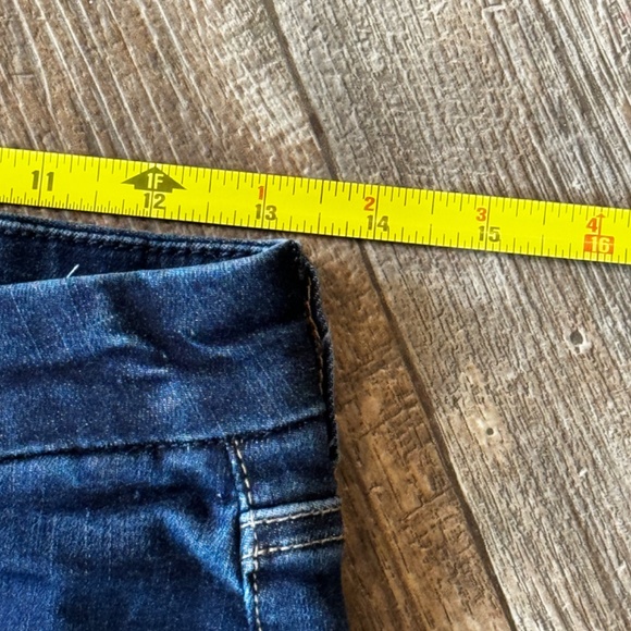 EUC - American Eagle Outfitters Jeans - Picture 15 of 15